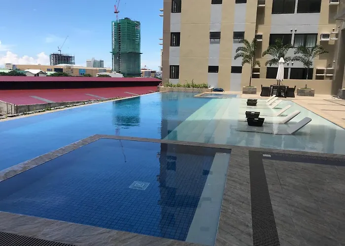 Apartment The Persimmon Near Ayala And Sm *