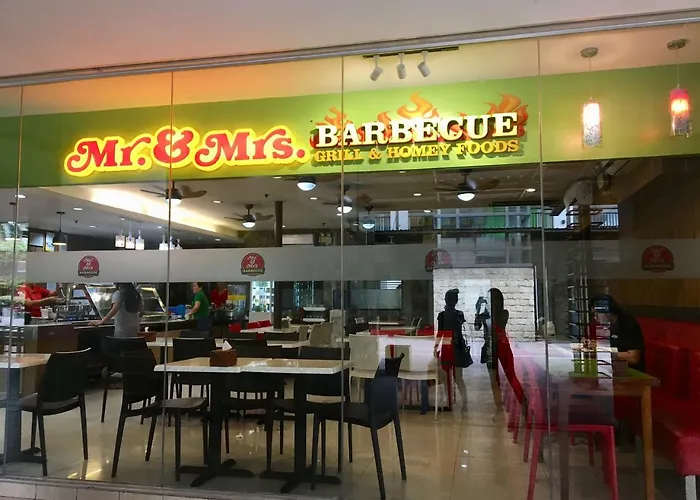 The Persimmon Near Ayala And Sm Apartment